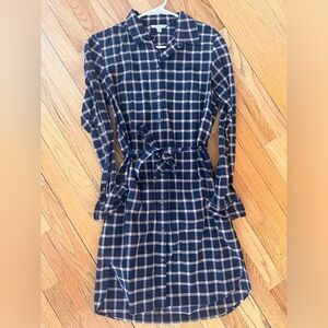 Signature LL BEAN Navy and White Plaid Long Sleeve Dress